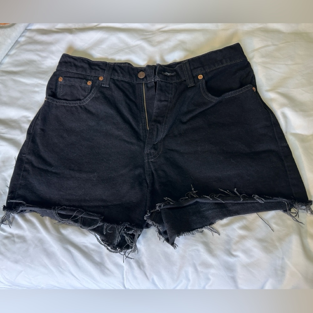 Levi’s Black Denim Cut-Off Shorts